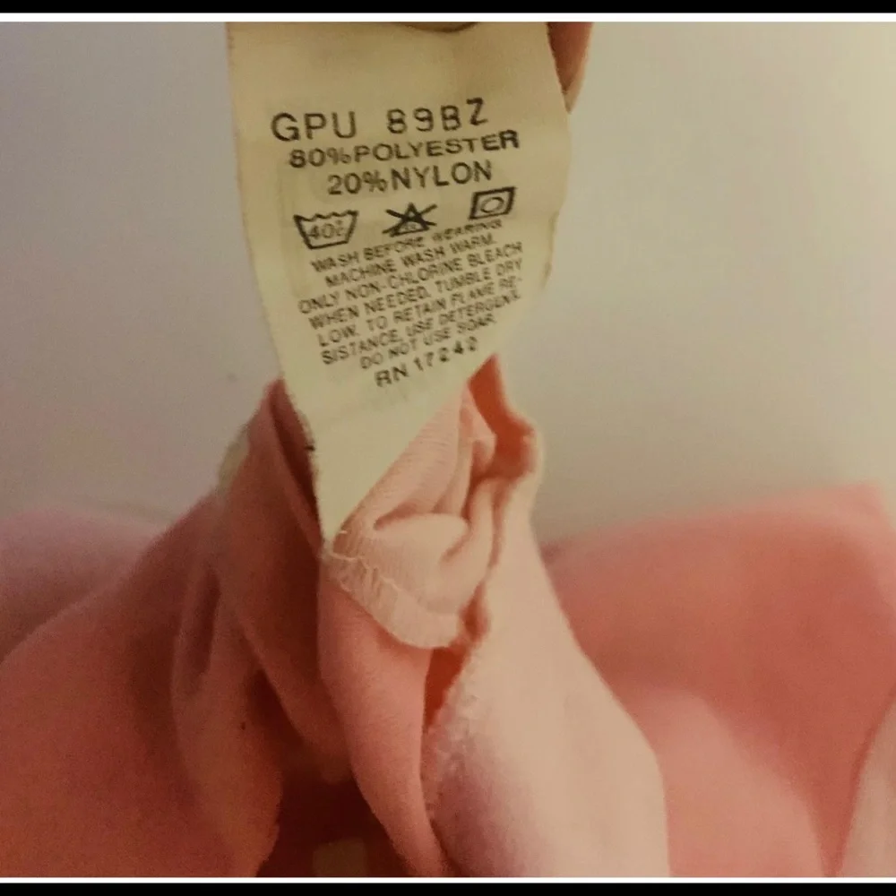 Vintage Lullaby Land Pink Baby Sleeper Sm Birth to 14 lbs Snaps Strawberry